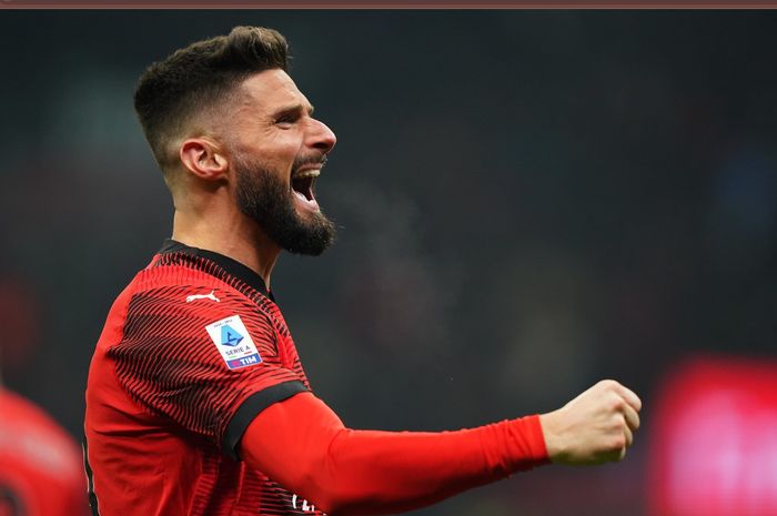 Olivier Giroud mencetak gol untuk AC Milan ke gawang AS Roma pada giornata 20 Liga Italia 2023-2024 di Stadion San Siro, Minggu (14/1/2024).