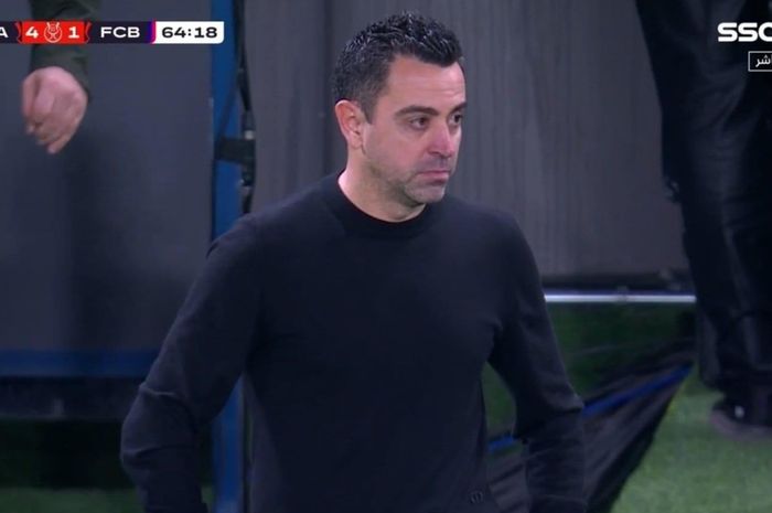 Xavi Hernandez merasa sudah muak dengan komentar mengenai kontroversi wasit dan meminta Real Madrid lebih ditekan.