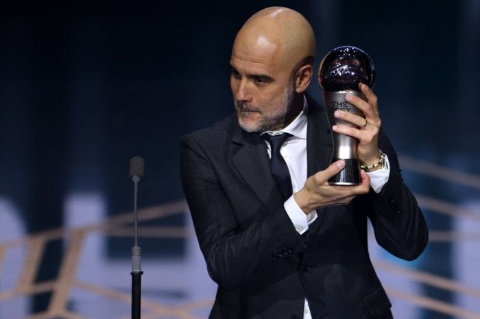 Pep Guardiola memenangi pelatih terbaik versi FIFA 2023.