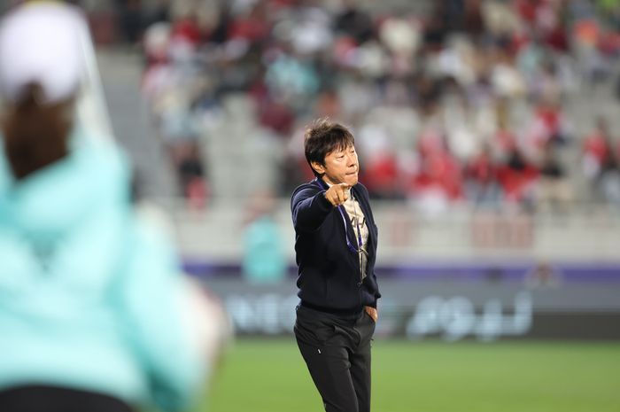 Shin Tae-yong saat timnas Indonesia menang 1-0 atas Vietnam di Piala Asia 2023, Jumat (19/1/2024).