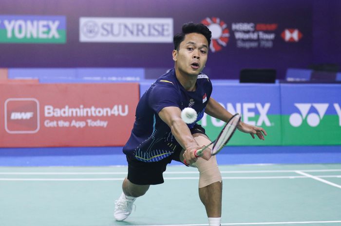 Pebulu tangkis tunggal putra Indonesia, Anthony Sinisuka Ginting, tampil pada hari kedua Indonesia Masters 2024