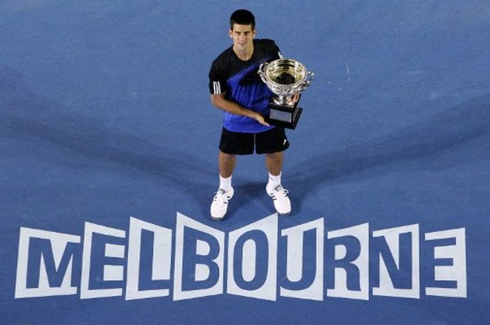 Petenis asal Serbia, Novak Djokovic, memenangi Grand Slam pertamanya di Australia Open pada 27 Januari 2008.