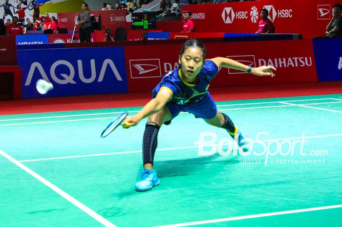 Putri Kusuma Wardana ketika berhadapan dengan wakil jepang Natsuki Nidaira di babak 16 besar Indonesia Masters 2024, di Istora Senayan, Jakarta, Kamis (25/1/2024). 