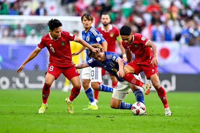 Suasana pertandingan antara timnas Indonesia melawan Jepang dalam laga pamungkas Grup D Piala Asia 2023 yang berlangsung di Stadion Al Thumama, Doha, Rabu (24/1/2024).