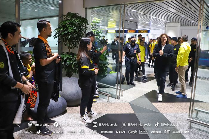 Kim Pan-gon dan anak asuhnya mendapatkan sambutan luar biasa setibanya di Malaysia pasca tersingkir dari ajang Piala Asia 2023.