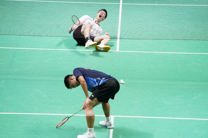 Pebulu tangkis tunggal putra Indonesia, Anthony Sinisuka Ginting, bereaksi saat kalah dari Brian Yang (Kanada) pada semifinal Indonesia Masters 2024 di Istora Senayan, Jakarta, Sabtu (27/1/2024).