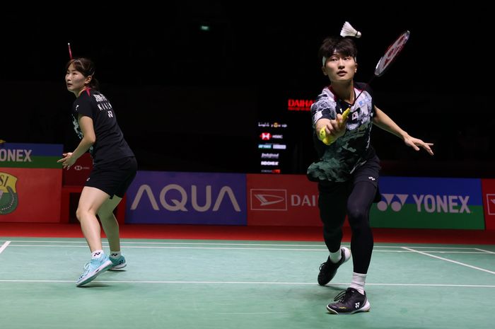 Pasangan ganda campuran Korea Selatan, Kim Won-ho/Jeong Na-eun, pada babak semifinal Indonesia Masters 2024 di Istora Senayan, Jakarta, Jumat (27/1/2024).