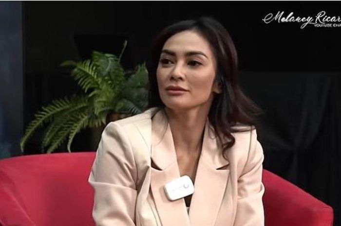 Masayu Anastasia menyesal usai bercerai hingga akui trauma untuk menikah lagi.
