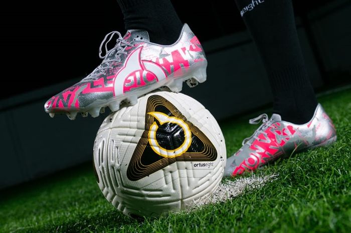 sepatu bola kaki nike mercurial