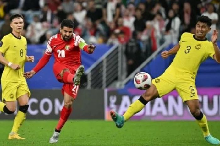 Aksi Hamza Al-Dardour dalam kemenangan Yordania atas Malaysia di Piala Asia 2023.
