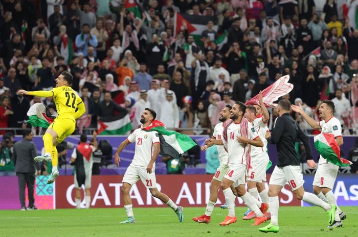 Timnas Yordania lolos ke final Piala Asia 2023 usai mengalahkan Korea Selatan pada laga di Stadion Ahmad bin Ali, Al Rayyan (6/2/2024). Skenario Derbi Arab bisa kembali muncul di final setelah terakhir kalinya terjadi di Indonesia.