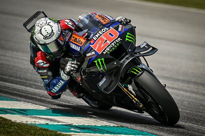 Fabio Quartararo (Monster Energy Yamaha) saat beraksi pada hari pertama tes pramusim MotoGP 2024 di Sirkuit Sepang, Malaysia, Selasa (6/2/2024).