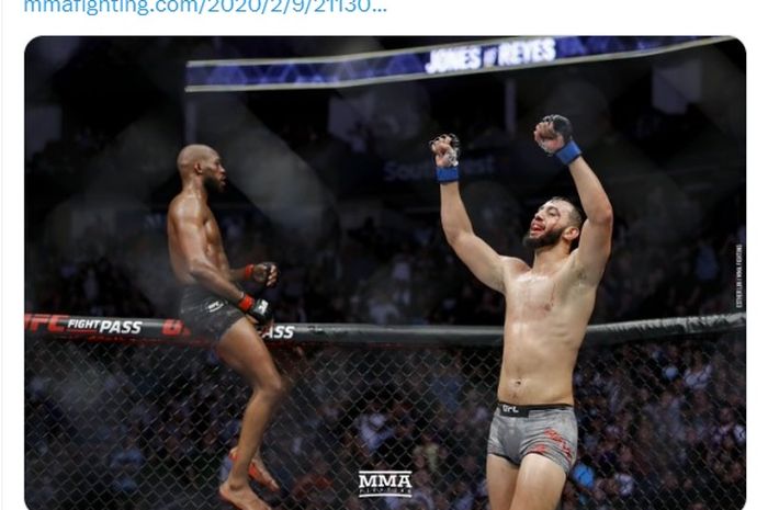 Jon Jones (kiri) hanya menang secara kontroversial atas Dominick Reyes di UFC 247 pada 8 Februari 2020 di Houston.