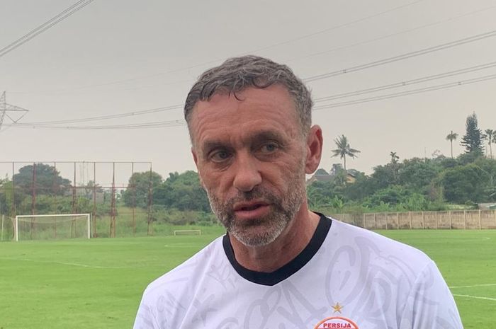 Pelatih Persija Jakarta, Thomas Doll saat ditemui awak media di Nirwana Park, Sawangan, Depok, Kamis (15/2/2024).