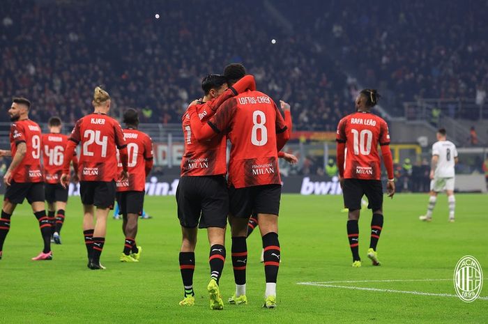 Ruben Loftus Cheek merayakan gol untuk AC Milan ke gawang Rennes dalam leg 1 babak play-off Liga Europa 2023-2024 di Stadion San Siro, Kamis (15/2/2024).