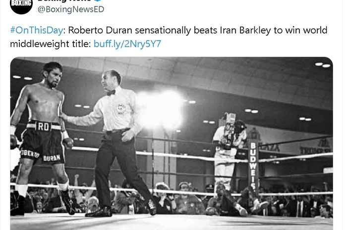 Roberto Duran mengalahkan Iran Barkley untuk menjadi juara 4 divisi tinju, 24 Februari 1989 di New Jersey.