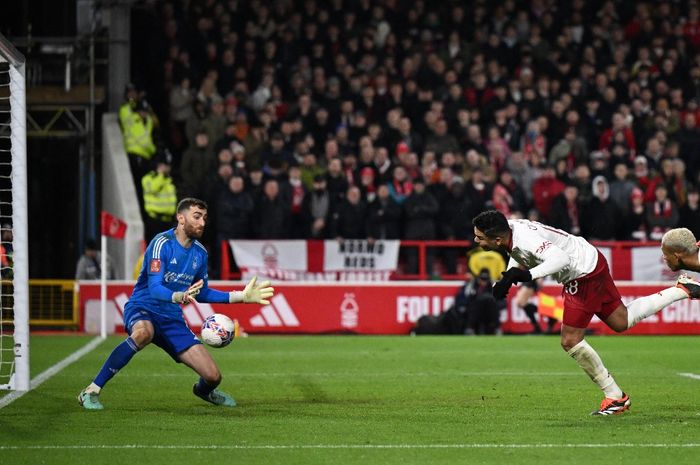 Gol sundulan Casemiro meloloskan Man United ke perempat final Piala FA usai kalahkan Nottingham Forest (28/2/2024).