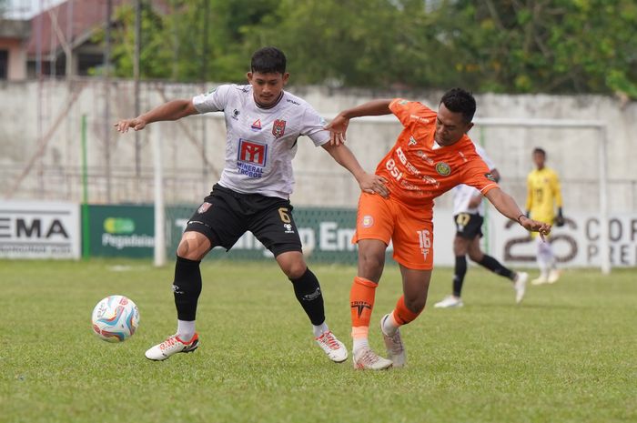 Suasana pertandingan Persiraja Banda Aceh Vs Malut United dalam laga perebutan peringkat ketiga Liga 2 2023/2024 leg pertama, Selasa (5/3/2024).