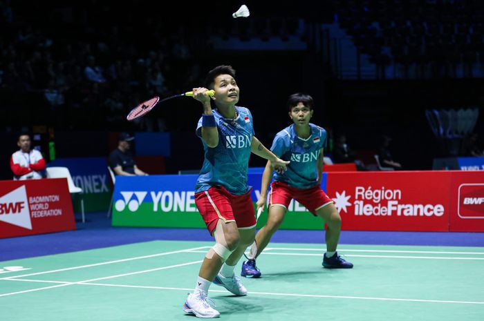 Pasangan ganda putri Indonesia, Apriyani Rahayu/Siti Fadia Silva Ramadhanti, pada babak pertama French Open 2024 di Adidas Arena, Selasa (5/3/2024).