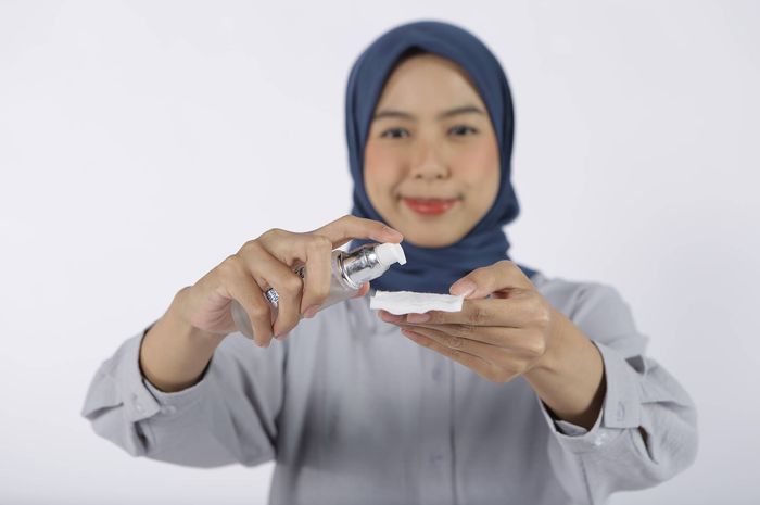 Ilustrasi perawatan kulit kering saat berpuasa