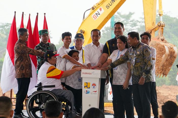 Presiden Joko Widodo meresmikan pembangunan Paralympic Training Center Indonesia di Delingan, Karanganyar, Jawa Tengah, 8 Maret 2024. 