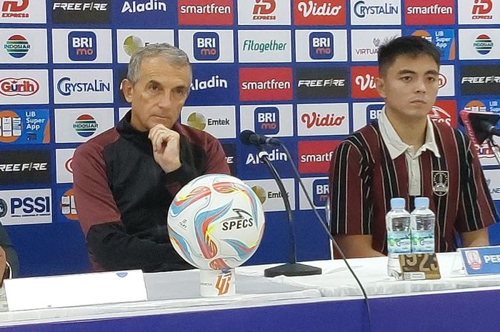 Pelatih Persis Solo, Milomir Seslija, saat memberikan keterangan kepada media pasca laga melawan Barito Putera, Sabtu (9/3/2024).