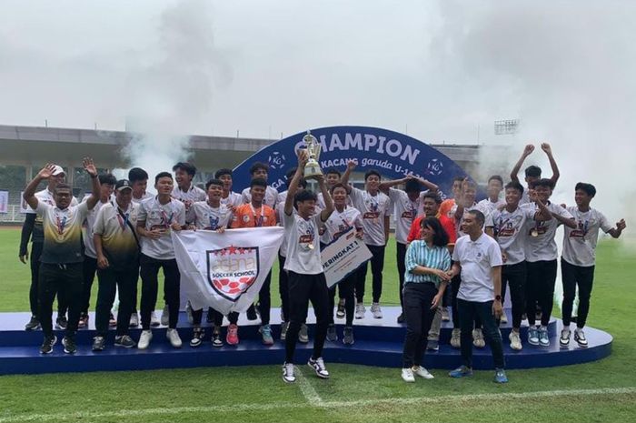  Asiana Soccer School menjadi juara Liga Kompas Kacang Garuda U-14 yang ditutup pada Minggu (10/3/2024) di Stadion Madya, Senayan, Jakarta.