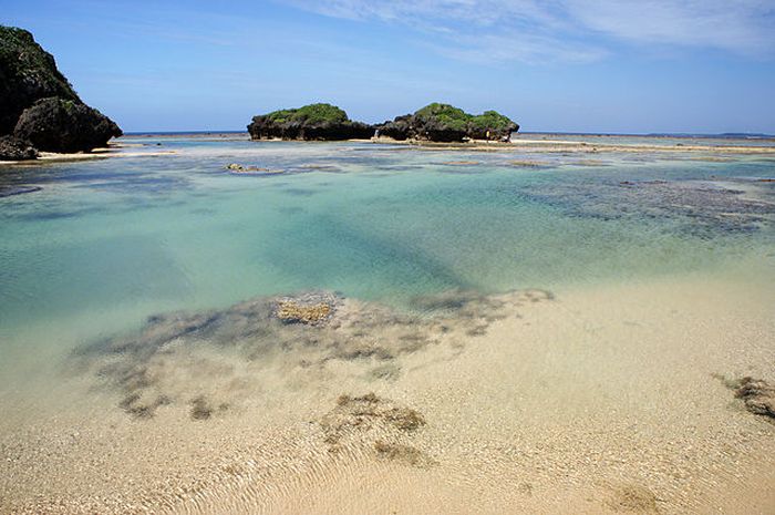 13 Fakta Menarik Hoshizuna no Hama, Pantai Berpasir Bintang di Jepang