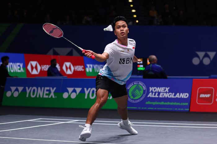 Pebulu tangkis tunggal putra Indonesia, Anthony Sinisuka Ginting, pada babak pertama All England Open 2024 di Utilita Arena, Birmingham, Inggris, Selasa (12/3/2024).