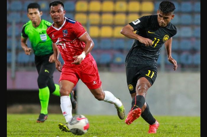 Suasana pertandingan Timnas Malaysia versus Timnas Nepal dalam laga uji coba.