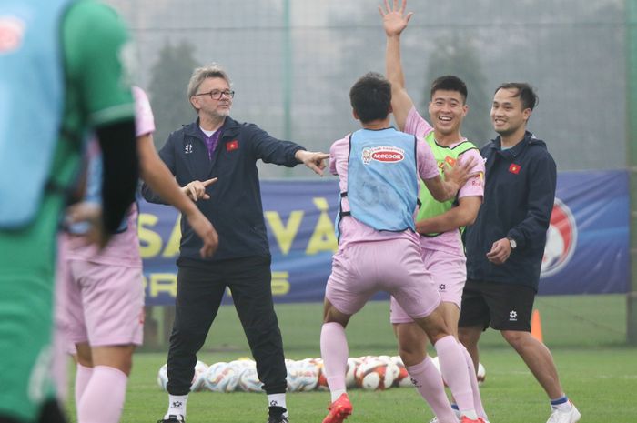 Persiapan Vietnam sebelum melawan timnas Indonesia.