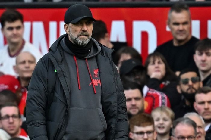 Juergen Klopp dalam laga Man United vs Liverpool pada perempat final Piala FA 2023-2024.