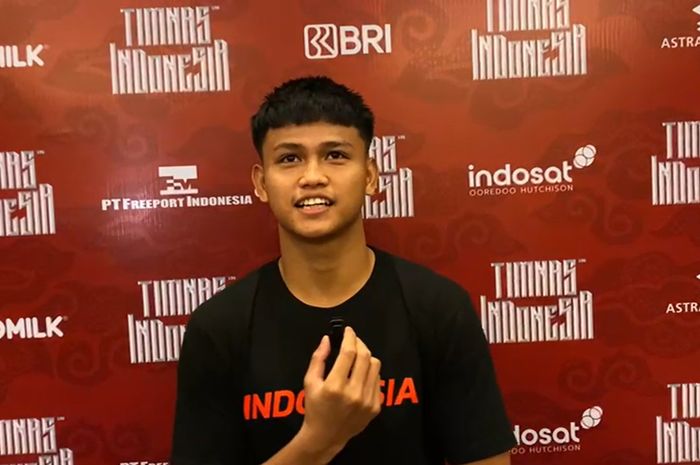 Penyerang Timnas Indonesia, Hokky Caraka, saat memberikan keterangan kepada media, Minggu (17/3/2024).