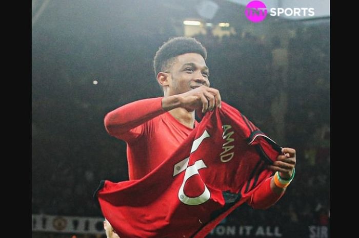 Amad Diallo cetak gol penentu kelolosan Man United ke semifinal Piala FA dengan mendepak Liverpool di Old Trafford (17/3/2024). Amad menjalani laga ini sembari berpuasa Ramadan.