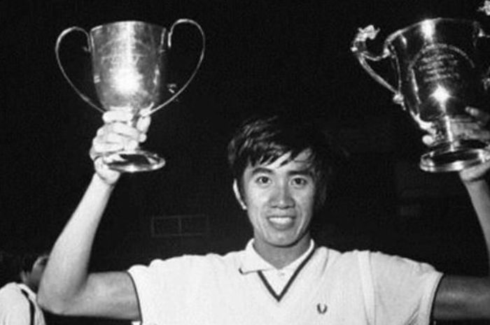 Rudy Hartono, legenda bulu tangkis Indonesia yang tercatat sukses menjuarai All England Open 7 kali berturut-turut. 