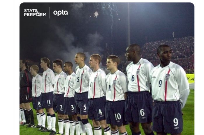 Starting XI Timnas Inggris yang berisi 5 pemain Manchester United dalam laga melawan Albania di Kualifikasi Piala Dunia 2002 pada 28 Maret 2001.