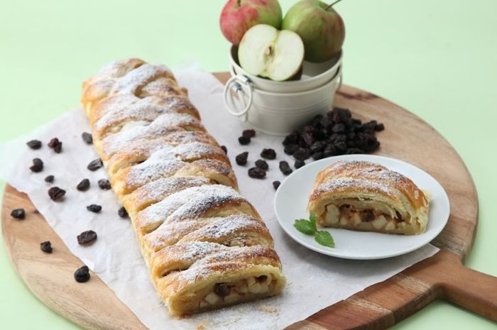Hidangan strudel apel untuk Hari Ibu