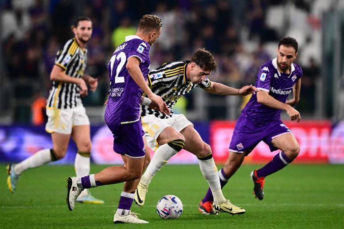 Aksi striker Juventus, Dusan Vlahovic, pada laga pekan ke-31 Liga Italia melawan Fiorentina di Allianz Stadium, Minggu (7/4/2024).