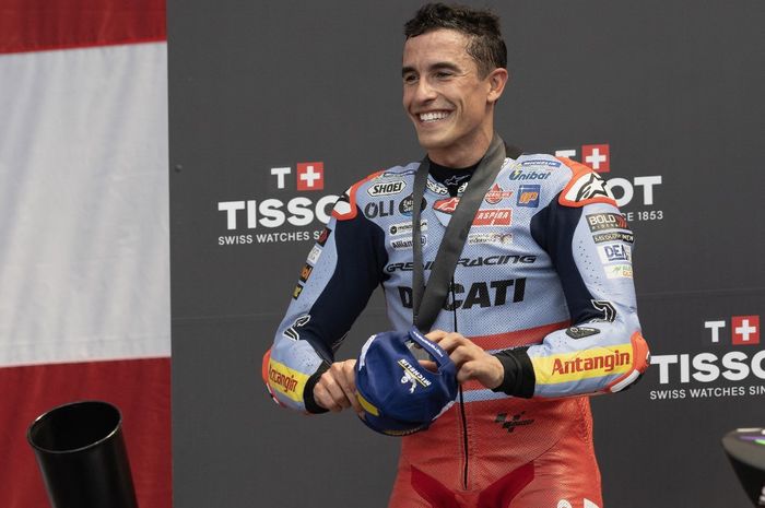 Pembalap Gresini, Marc Marquez, merayakan podium kedua sprint race MotoGP Americas 2024 di Circuit of The Americas (COTA), Sabtu (12/4/2024).