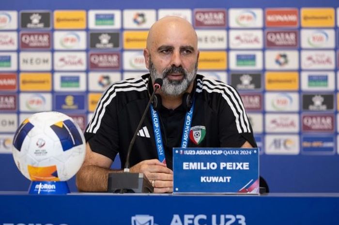 Pelatih Timnas U-23 Kuwait,  Emilio Peixe.