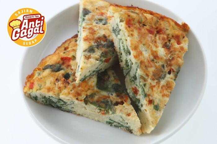 Hidangan dadar makaroni bayam
