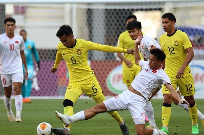 Timnas U-23 Malaysia tersingkir dari ajang Piala Asia U-23 2024 usai menelan kekalahan 0-2 melawan Vietnam di laga kedua Grup D.