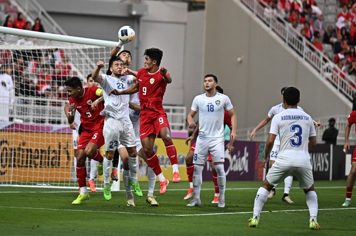 Piala Asia U-23 2024 – Ketakutan Suporter Timnas Indonesia Terbukti, Wasit VAR Thailand Kembali Berulah dan Rugikan Garuda Muda saat Tumbang dari Uzbekistan