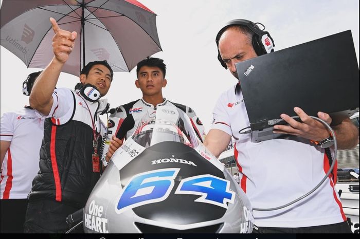 Mario Aji dapat komentar menarik dari Bos Honda Team Asia, Hiroshi Aoyama usai Moto2 Spanyol 2024.