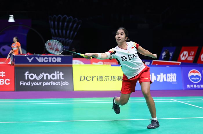 Tunggal putri Indonesia, Ester Nurumi Tri Wardoyo, berhasil meraih kemenangan pada perempat final Uber Cup 2024 melawan Thailand