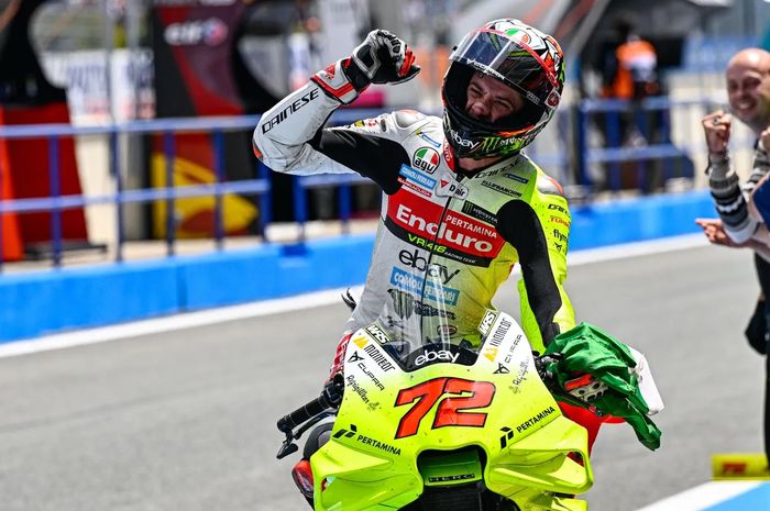 Murid Valentino Rossi, Marco Bezzecchi senang bisa beberapa kali mengasapi Marc Marquez di MotoGP Spanyol 2024.