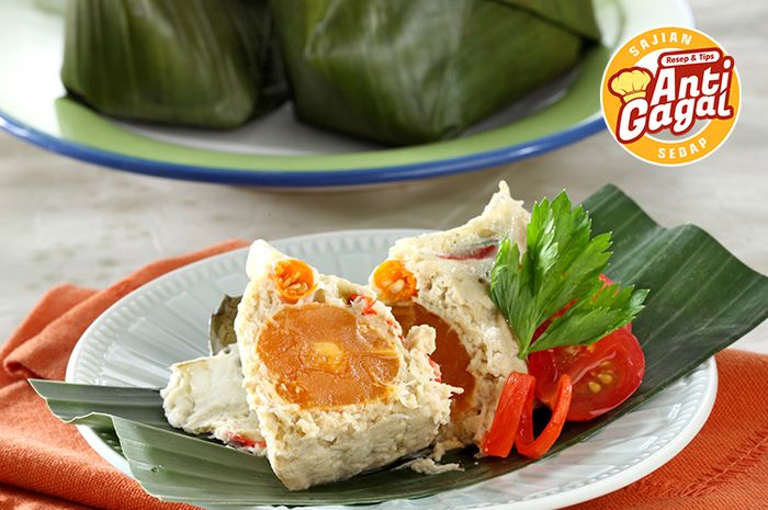 Hidangan botok telur asin.
