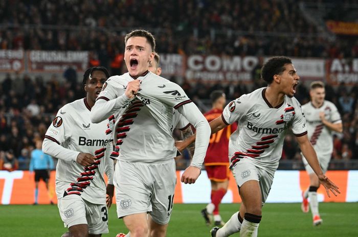 Bayer Leverkusen memangkan leg pertama semifinal Liga Europa atas AS Roma dengan skor 2-0 di Stadion Olimpico.