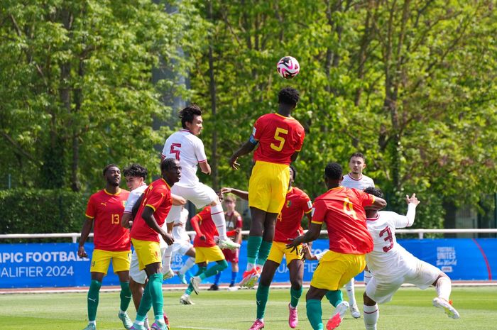 Momen laga timnas U-23 Indonesia vs timnas U-23 Guinea di play-off Olimpiade 2024. 