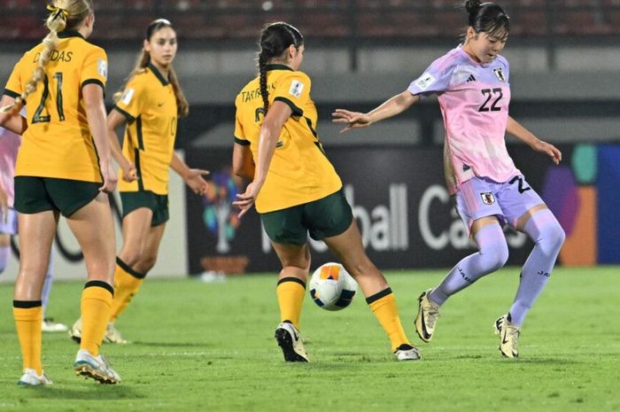 Suasana pertandingan Australia vs Jepang di Stadion Kapten I Wayan Dipta, Gianyar, Bali, Jumat (10/5/2024)